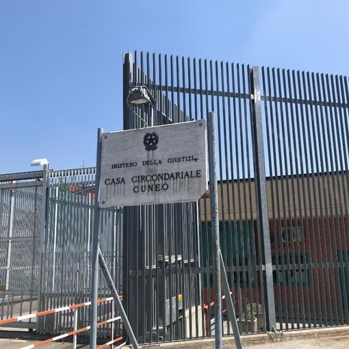Agente al Cerialdo perde i sensi colpito al volto da un detenuto: trasportato all'ospedale di Cuneo