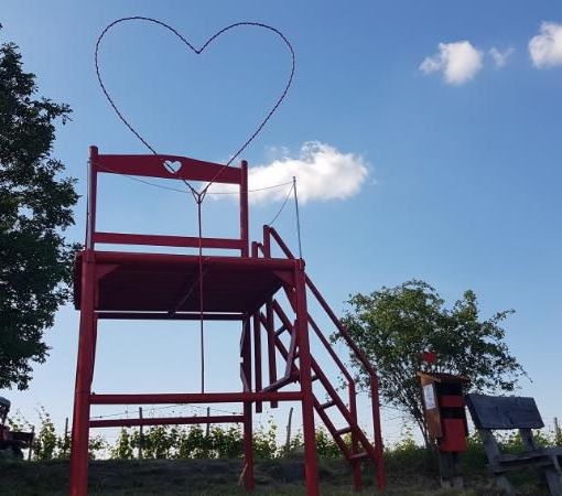 Una &quot;Sedia dell'Amore&quot; a Cossano Belbo