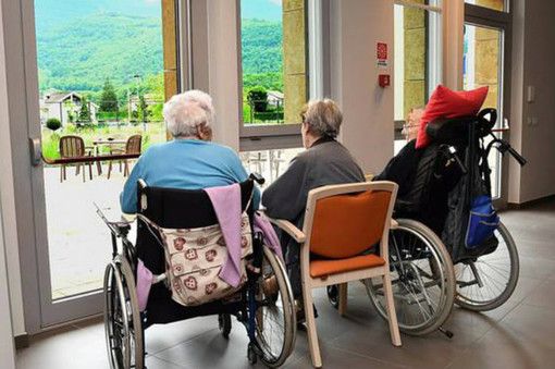 In Granda quante Rsa si stanno organizzando per permettere le visite ai parenti?