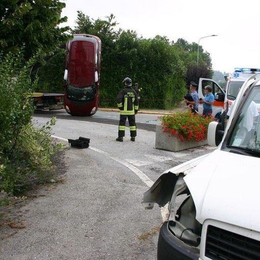 Sarebbe risultata positiva agli oppiacei e avrebbe causato un incidente, è a processo