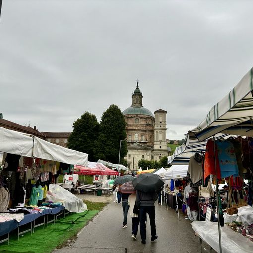 Trova portafogli con più di 600 euro alla Fiera di Vicoforte e lo restituisce al proprietario