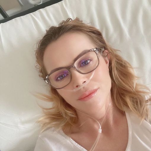 Elena in una foto in ospedale Elena in una foto in ospedale