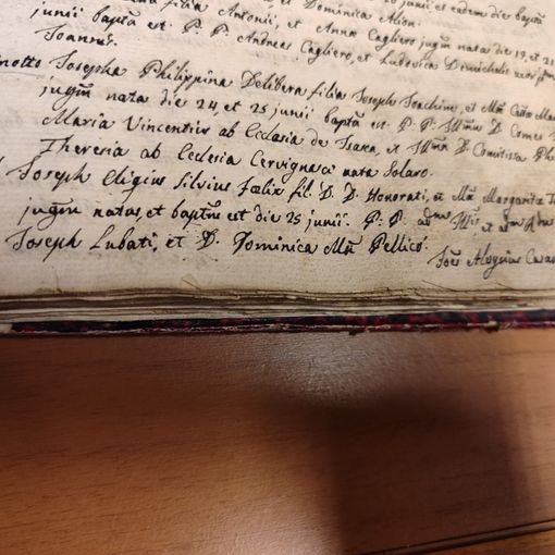 Saluzzo, pagina del faldone dell'archivio parrocchiale del duomo con la registrazione del battesimo di Silvio Pellico - Foto Devis Rosso