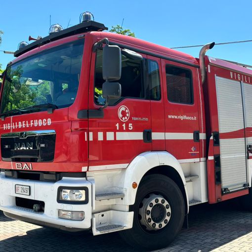 Traffico rallentato a Barge per un Tir in difficoltà a causa di un guasto all'impianto dei freni