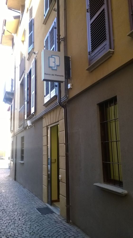 La filiale di Busca di Banca del Piemonte La filiale di Busca di Banca del Piemonte
