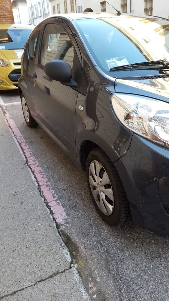 Parcheggi di cortesia per gestanti e mamme: quale futuro a Fossano?