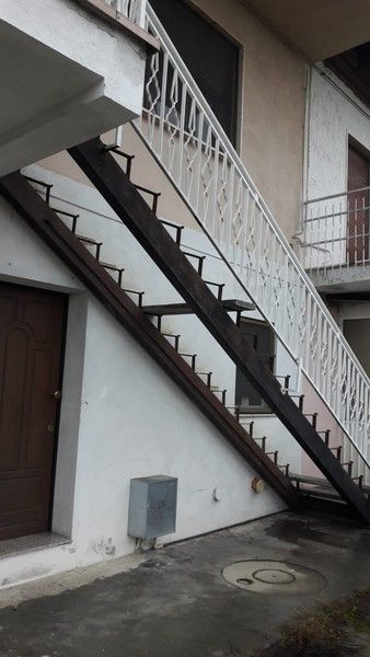 Avevano rubato anche i gradini di una scala a Sommariva del Bosco: sgominata la "banda del buco" (VIDEO)