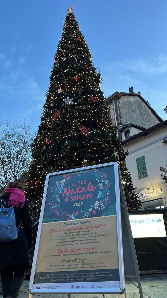 Saluzzo, l'albero di Ntale dello scorso anno
