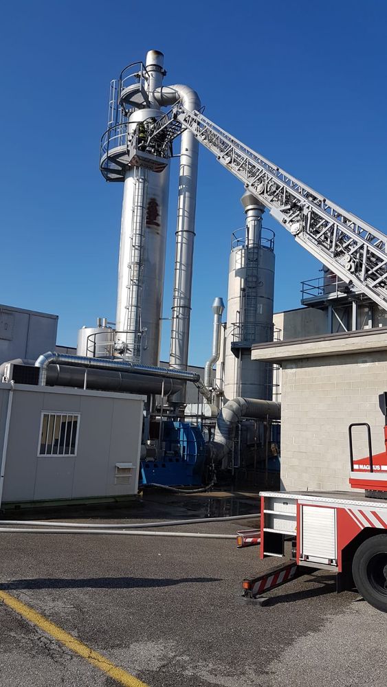 Incendio alla Bibielle di Margarita: sul posto sei squadre dei vigili del fuoco