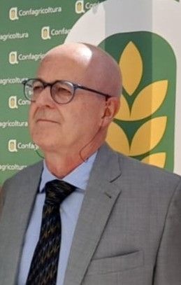 Confagricoltura Piemonte, cambio alla direzione: all'uscente Luigina Bassignana subentra Paolo Bertolotto Confagricoltura Piemonte, cambio alla direzione: all'uscente Luigina Bassignana subentra Paolo Bertolotto