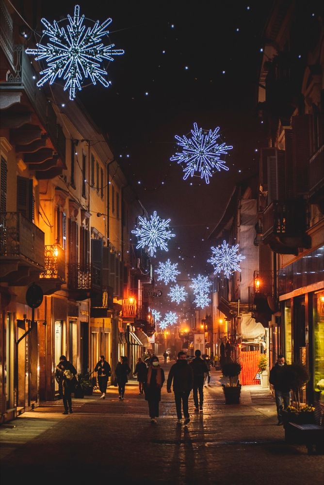 Bra accende il Natale grazie ad Ascom e Comitati di Via