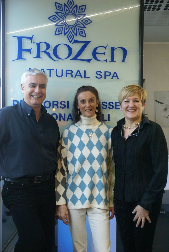 Saluzzo, Frozen Ntaural spa. Al centro Maria Grazia Turco della palestra Kinesis con Dario Nicosia e Donatella Silva Saluzzo, Frozen Ntaural spa. Al centro Maria Grazia Turco della palestra Kinesis con Dario Nicosia e Donatella Silva