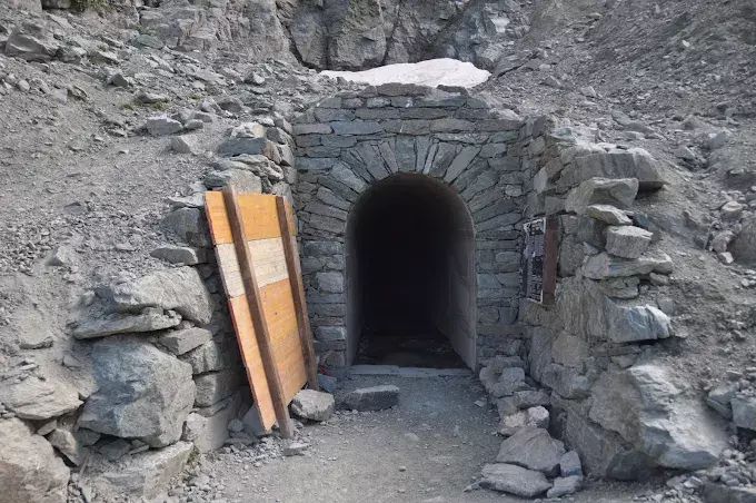 Il Buco di Viso sul lato francese Il Buco di Viso sul lato francese