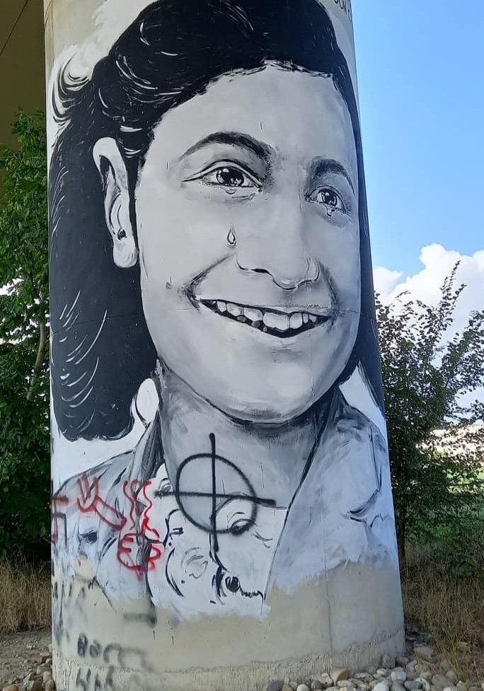 Bra, i vandali non si fermano, presi ancora di mira i murales di Giovanni Botta