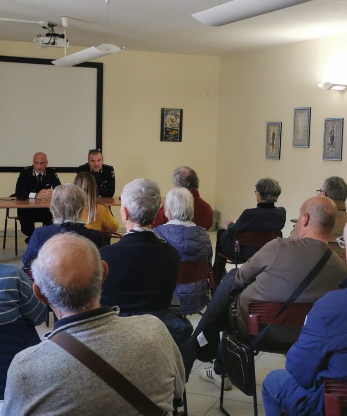 I volontari del Servizio civico a lezione dalla Polizia Locale di Bra