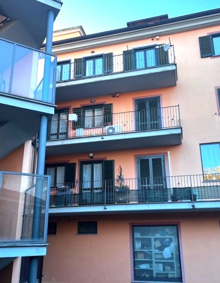La palazzina di Canelli dove all'alba di mercoledì 23 novembre 2022 si è consumata la tragedia