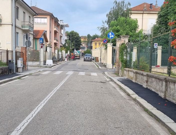 I nuovi marciapiedi presto pronti: lavori in corso in via De Amicis e via Willermin