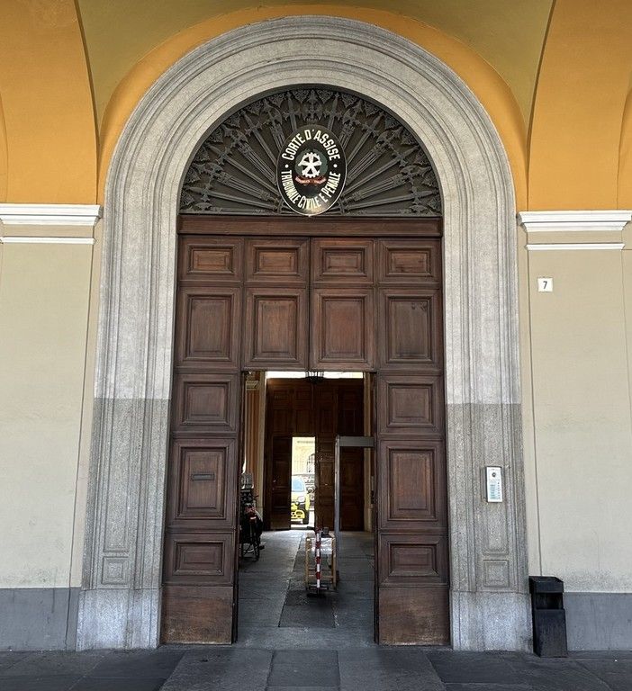 L'ingresso del tribunale di Cuneo