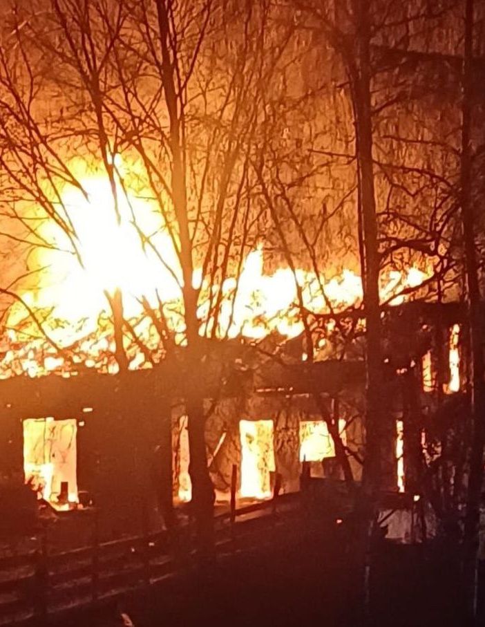 Incendio a Chiusa Pesio: &quot;L'agriturismo Coc Ner è salvo. Non cancellate le prenotazioni&quot;