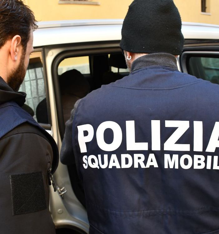 Furti in abitazione a Cuneo: due arresti e refurtiva recuperata in un Compro Oro