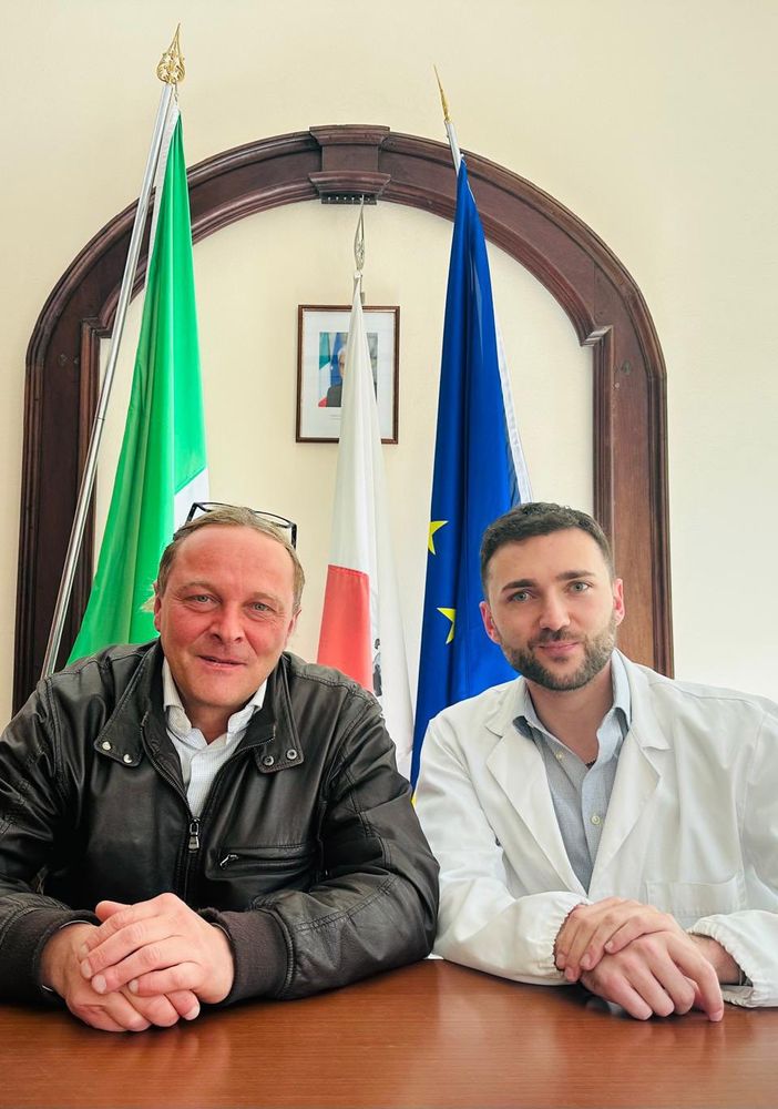 Il sindaco Emiliano Negro e il dottor Giuseppe Fallica
