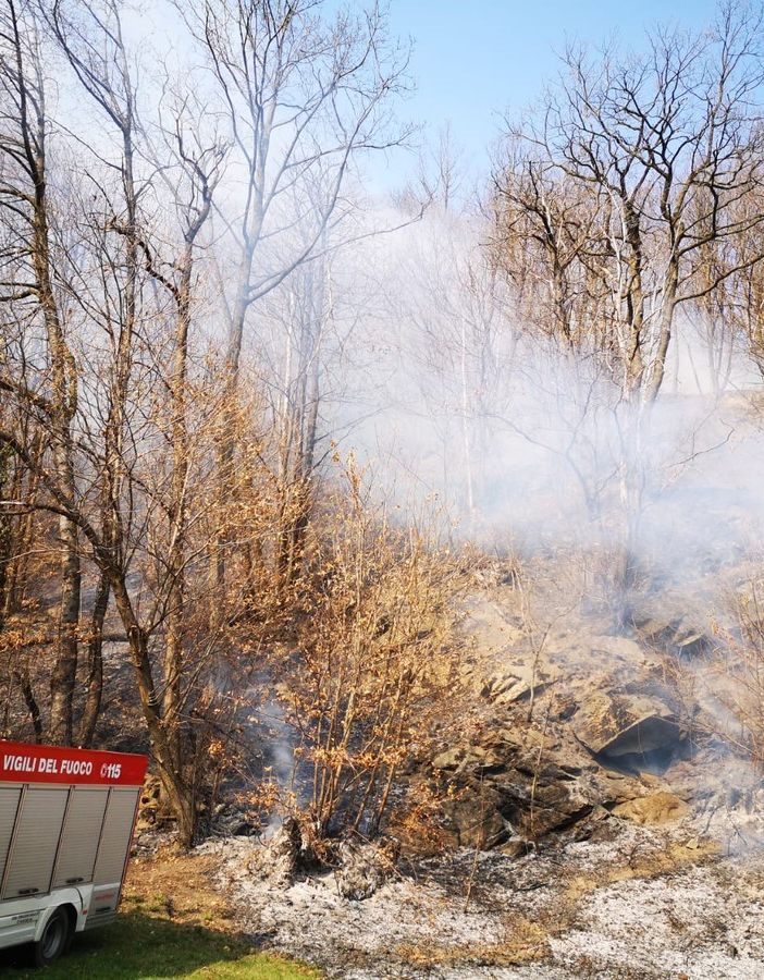 Incendio boschivo in frazione Ghisola, nel comune di Paesana
