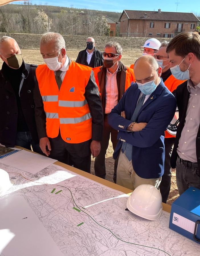 Nella giornata di ieri la visita del viceministro sul cantiere dell'Asti-Cuneo