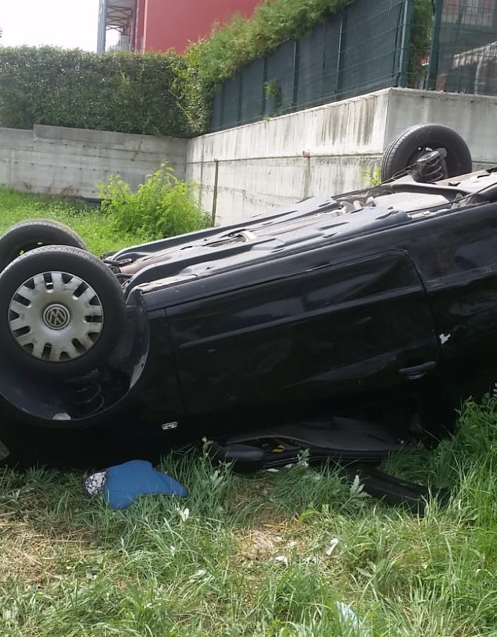 Fossano, incidente lungo via Salmour: coinvolti un'auto e un furgone