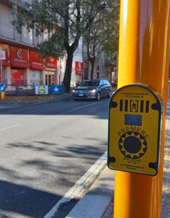 Cuneo: installati i semafori 'intelligenti' in corso IV Novembre e Alcide De Gasperi