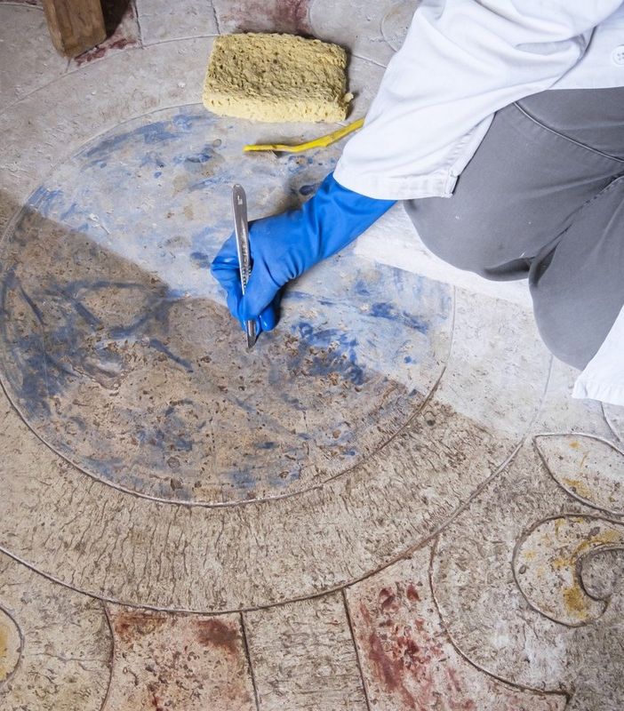 Si svela al pubblico il restauro del pavimento della Stanza di Michele Antonio al Castello della Manta