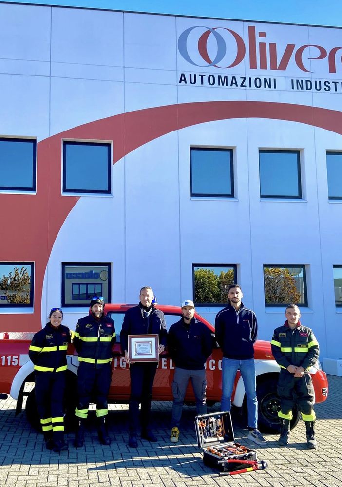 Dronero: donati ai vigili del fuoco pneumatici invernali e attrezzature di soccorso