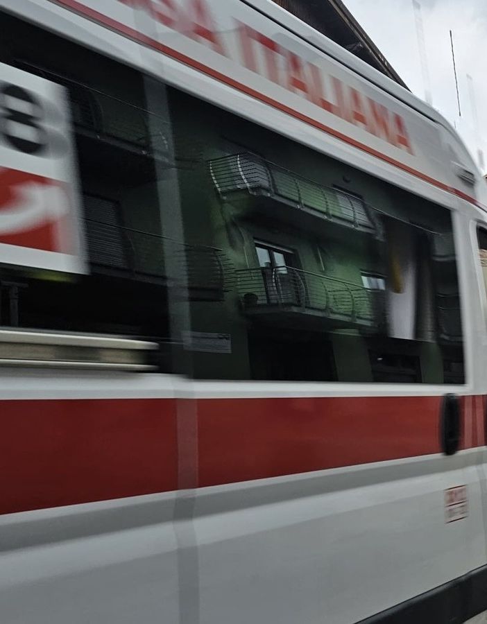 Peveragno, frontale tra automobili in via Beinette: due i feriti