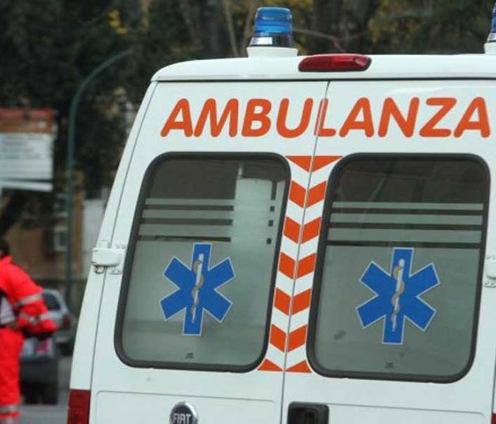 Auto si cappotta a Fossano in frazione San Sebastiano
