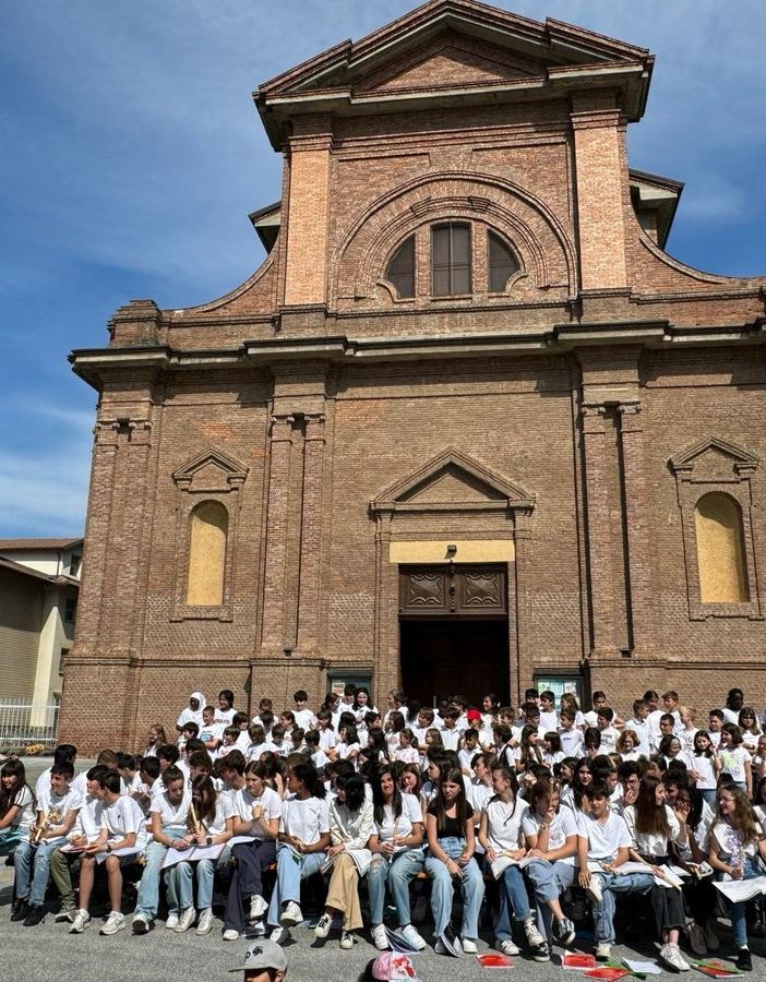 Cuneo, la scuola primaria Damiano e la secondaria Palatucci insieme per chiudere in festa l'anno scolastico
