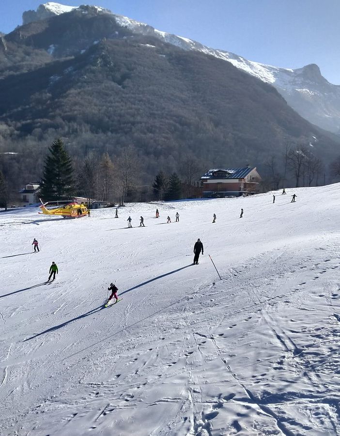 Malore sulle piste da sci a Limone Piemonte: interviene l'elisoccorso