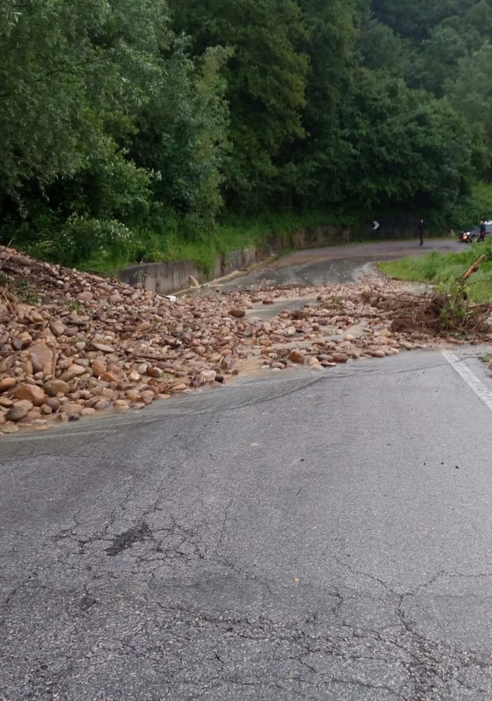 La frana sulla provinciale 20 tra Rocca de' Baldi e Sant'Anna Avagnina