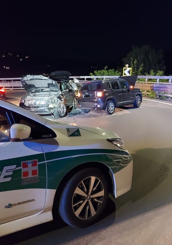 Scontro fra due auto nella notte sulla statale 231 a Bra: rallentamenti per un'ora