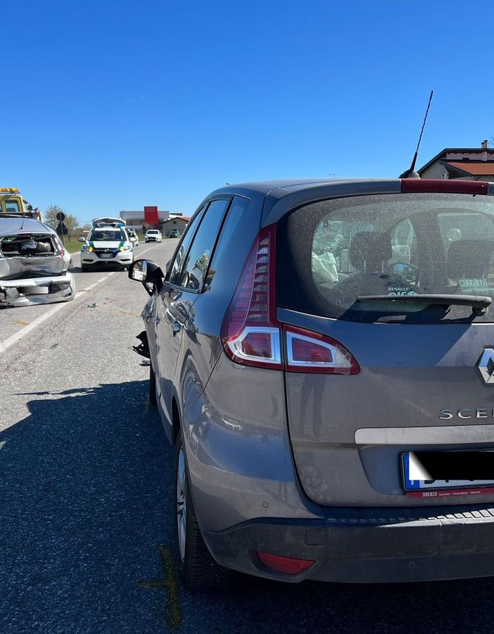 Scontro tra due auto a Fontanelle di Boves, due feriti