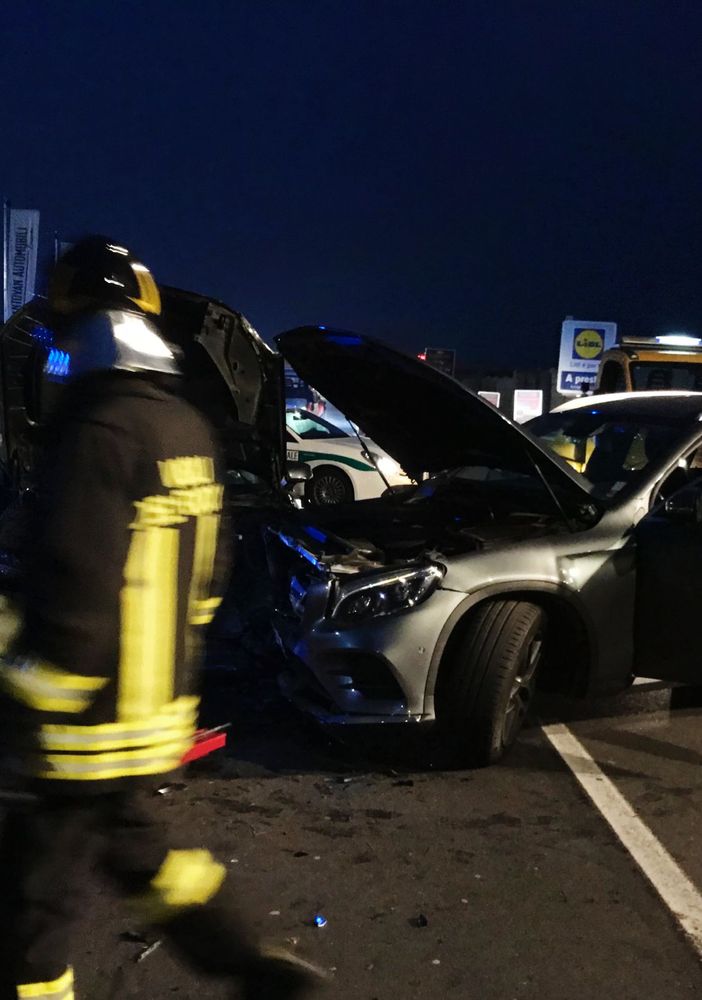 Scontro tra due mezzi sulla Circonvallazione di Fossano