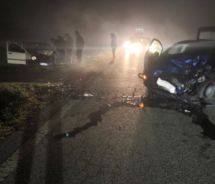 Scontro tra due auto sulla Reale in direzione Fossano