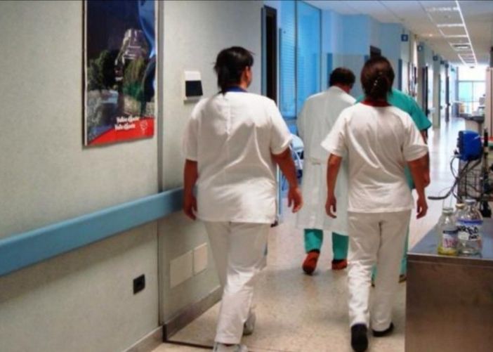 Fuga dalle corsie: l'Asl Cn1 risponde con aumenti e una tantum di 700 euro per gli infermieri