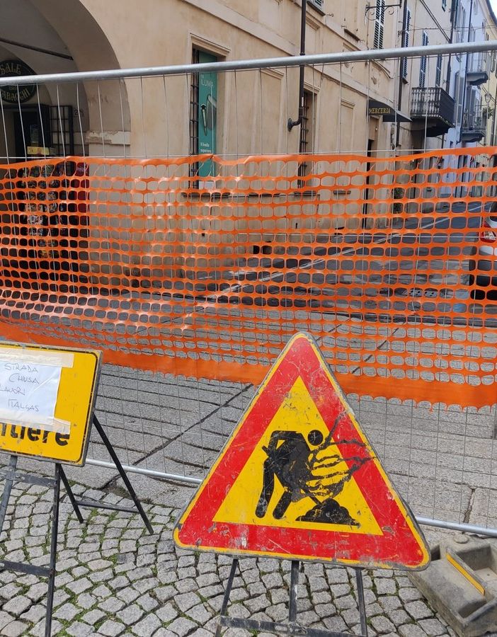 Forte odore di gas in centro Fossano: chiusa via Celebrini della Predosa