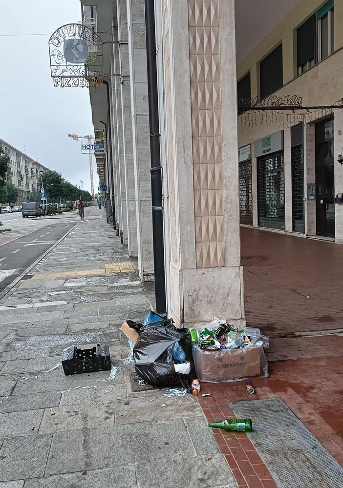 &quot;Ecco il degrado con cui dobbiamo convivere ogni giorno in corso Giolitti a Cuneo&quot;