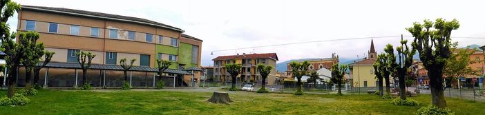 Il parcheggio ricavato nel cortile delle ex scuole elementari