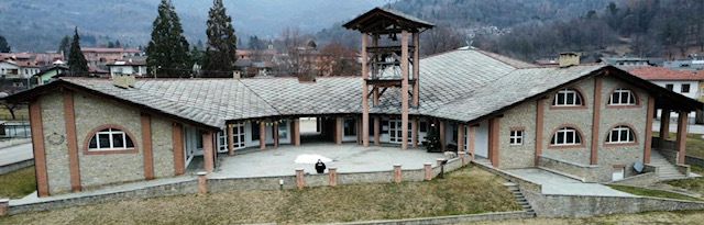 Sacra Famiglia di Roccabruna: una Parrocchia che da 25 anni è nel cuore della comunità Sacra Famiglia di Roccabruna: una Parrocchia che da 25 anni è nel cuore della comunità