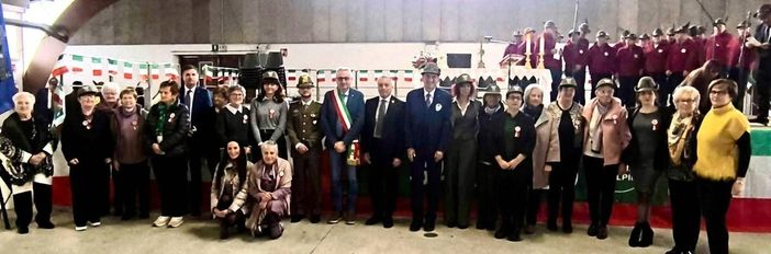 Foto di gruppo della Festa della Fratellanza alpina a Saluzzo