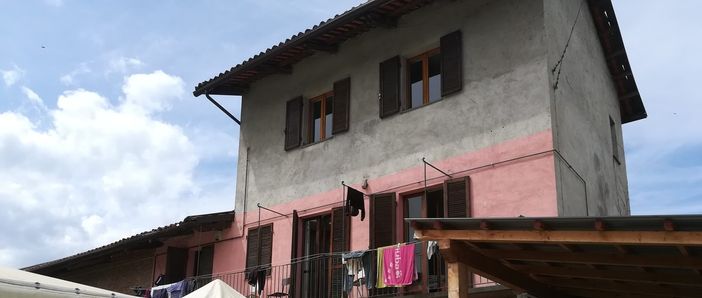 L'ex casa del custode del cimitero di Saluzzo (Foto sito Saluzzo Migrante) L'ex casa del custode del cimitero di Saluzzo (Foto sito Saluzzo Migrante)