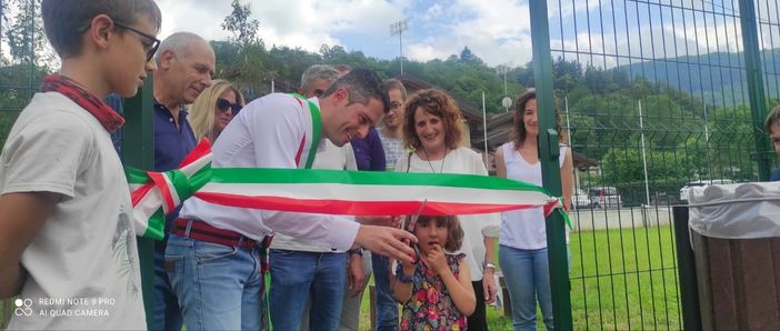 Due reti da calcio, un canestro e una rete da volley: a Bernezzo nasce uno spazio di gioco e incontro