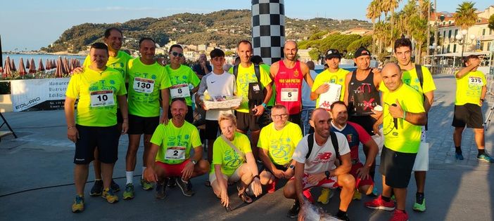 Grande successo per ‘Diano all’alba’, tra i partecipanti il governatore del Piemonte Alberto Cirio che ha corso col sindaco Za Garibaldi (foto)