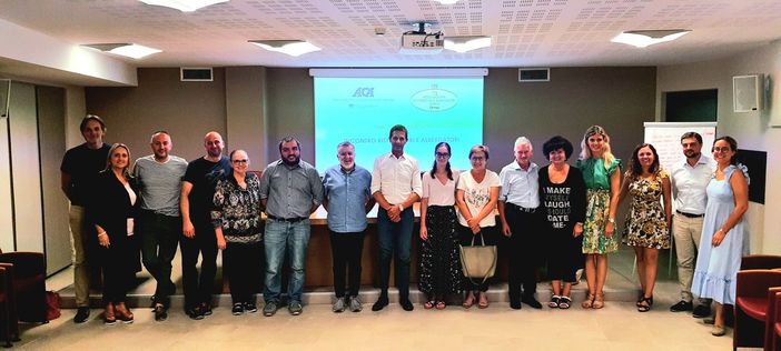 Il nuovo Consiglio Direttivo dell’Associazione Albergatori e Ristoratori Albesi, con al centro il neo presidente Massimo Camia e il direttore dell’A.C.A. Fabrizio Pace